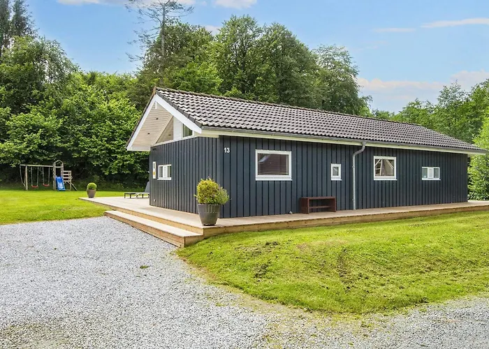 8 Person In Aabenraa Loddenhoj