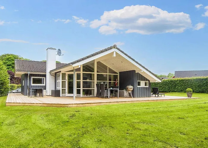 8 Person In Aabenraa Holiday home