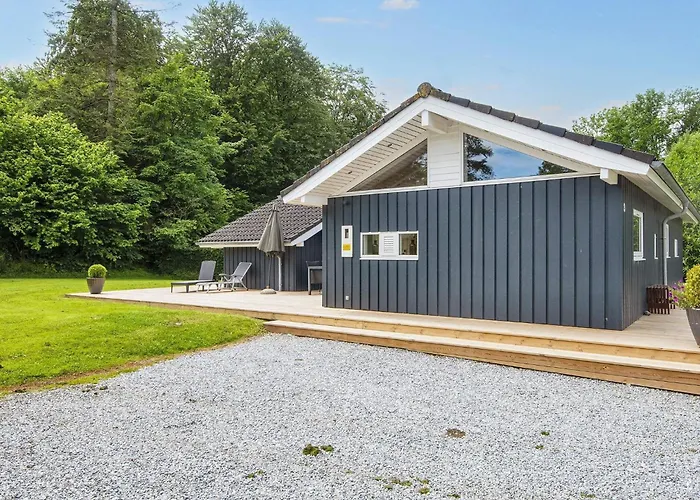 8 Person In Aabenraa Loddenhoj